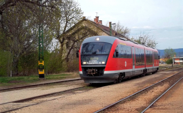Decembertől gyakrabban járnak a vonatok Esztergom és Süttő között