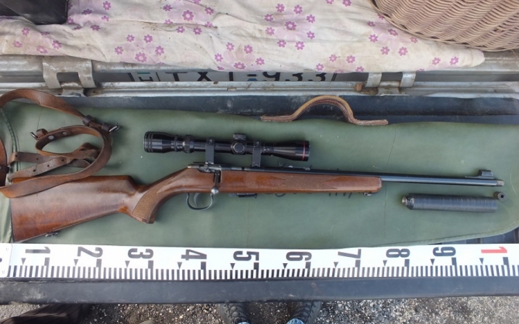 Fegyvereket találtak egy tokodaltárói és egy kesztölci férfinál