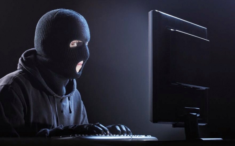 Hackertámadás és pénzmosás – vádat emelt a megyei ügyészség