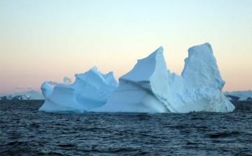Az Antarktisztól vinnének óriási jéghegyeket az Arab-öbölbe ivóvíznek