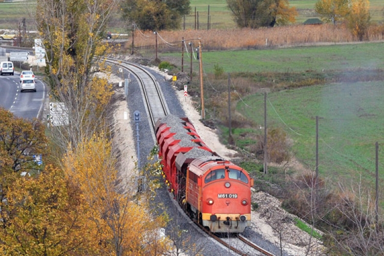 2015 májusában indulhat a közlekedés az Esztergom-Budapest vasútvonalon