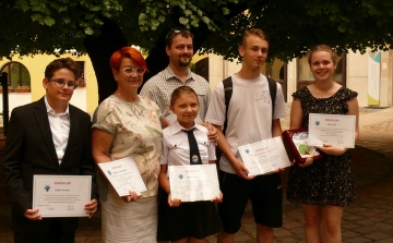 Környezettudatos fiatalokat ismertek el a Horváth Piroska díjátadón Esztergomban