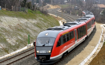 Ismét járnak a vonatok Esztergom és Budapest között