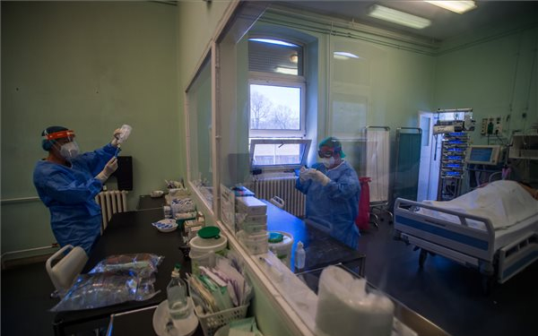 Bő fél éve először nem regisztráltak koronavírus miatti halálesetet Németországban