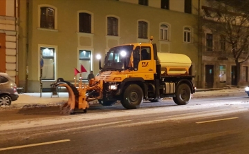 Fennakadásokat okozhat a hó a közlekedésben Esztergomban is