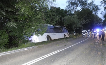 Súlyos buszbaleset történt Zsámbék felé – Sokan megsérültek