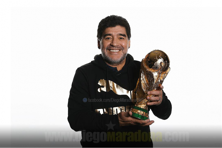 Könyv jelent meg Diego Maradona életéről