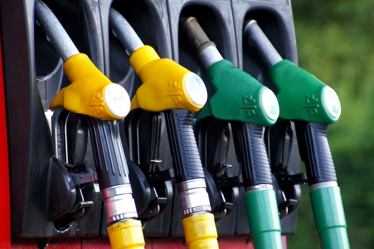 Csökkent a benzin ára, a gázolaj nem változott