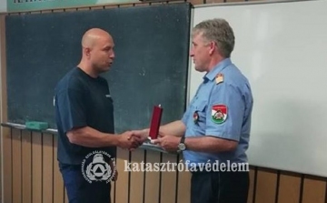 Újabb esztergomi tűzoltó kapott kitüntetést
