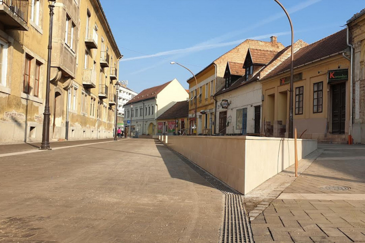 Egyre látványosabb a Simor János utca - FOTÓK