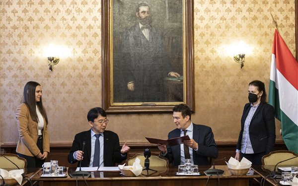 Együttműködési megállapodást kötött a dél-koreai Csungang Egyetem több magyar felsőoktatási intézménnyel