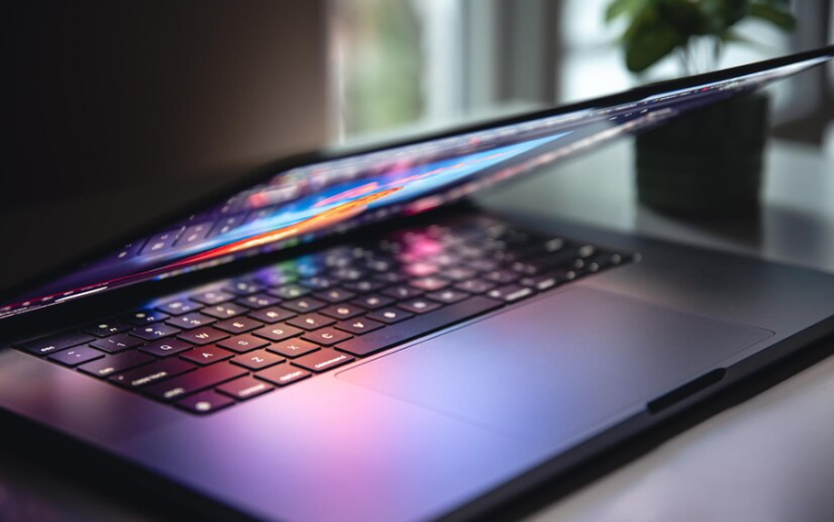  Az ultravékony laptopok bája: elegáns külső és csúcsteljesítmény bárhol, bármikor