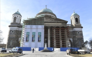 Elkezdődött a Bazilika homlokzatának felújítása