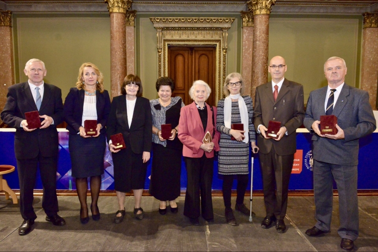 Nyolc kiváló pedagógust ismertek el Rátz Tanár Úr Életműdíjjal