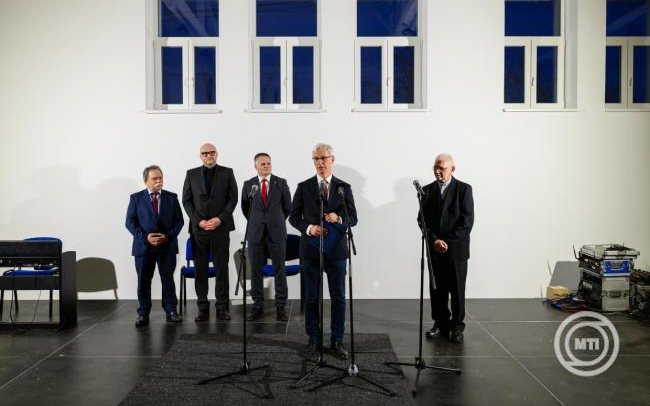 Soltész Miklós: a béke reményének át kell hatnia gondolatainkat, szívünket és tetteinket