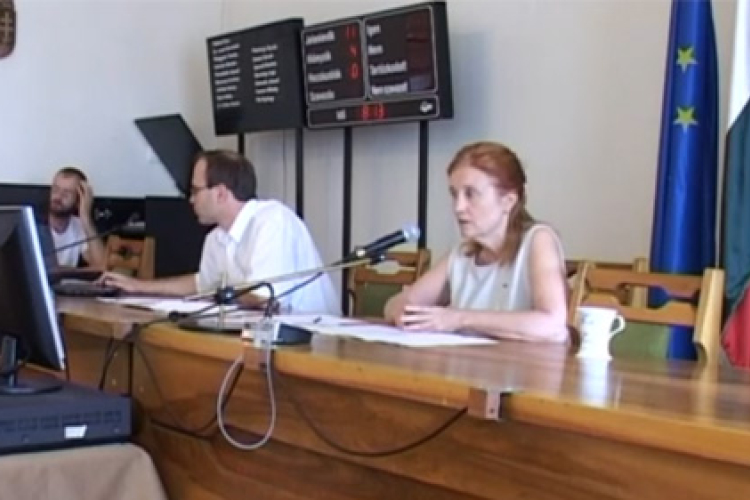 Árvíz utáni károk megtérítését kérte Esztergom - rendkívüli testületi - VIDEÓ