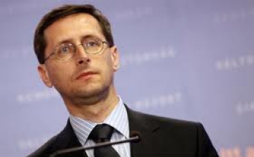 Varga: a kormány elővigyázatossági hitelmegállapodásra törekszik az IMF-el