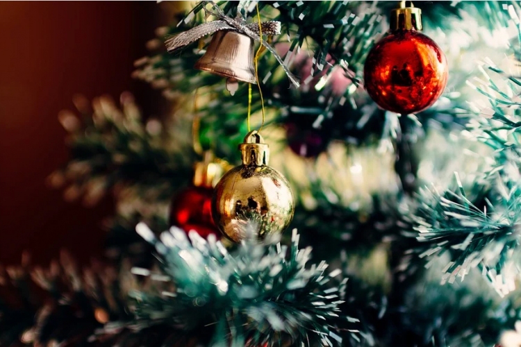 Boldog karácsonyt kíván az InfoEsztergom.hu a legszebb dalokkal - VIDEÓK