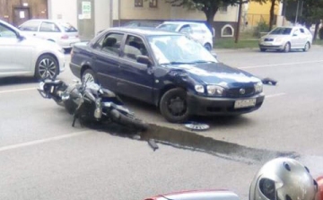 Motoros baleset történt Esztergomban