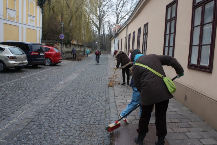 Föld napi Várostakarítás Esztergomban