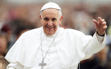 Ezerötszáz szegény ebédelt Ferenc pápával a Vatikánban 