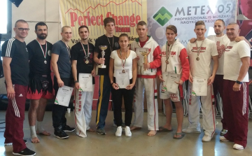 Parádés pofonok - remekeltek az esztergomi kick-boxosok