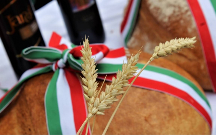 Az új kenyér ünnepe Esztergomban