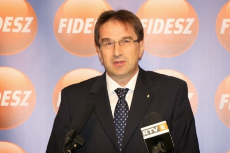 Újjáalakult a Fidesz Esztergomban – Völner Pál az elnök