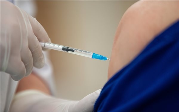 Felfüggesztik az AstraZeneca-vakcina alkalmazását Németországban