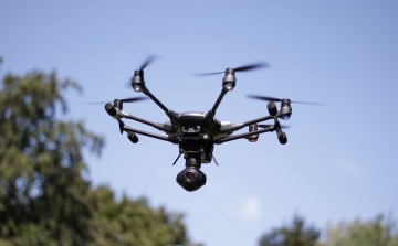 Szigorítja a brit kormány a drónok használatának szabályozását