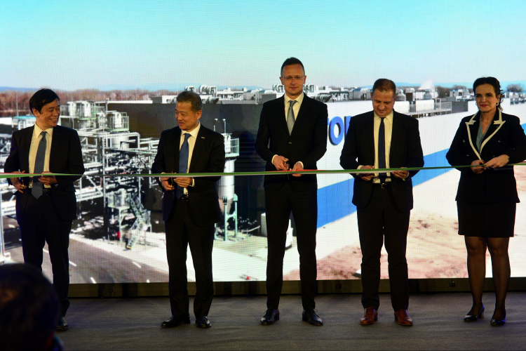 Átadták az idei év eddigi legnagyobb magyarországi beruházását Nyergesújfalun