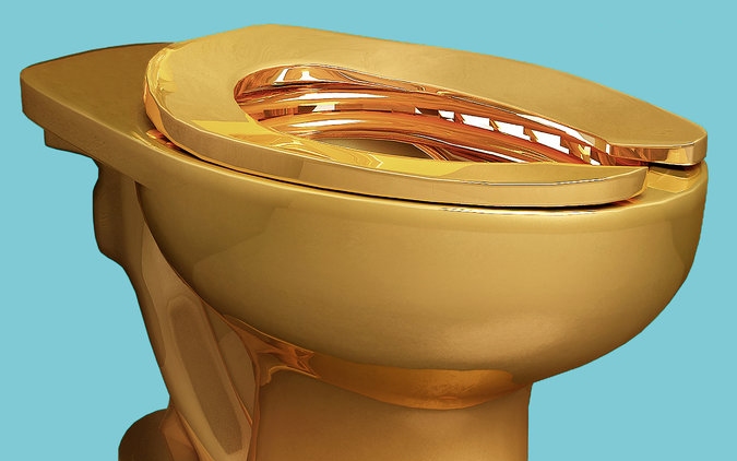 Tömör aranyból készült vécécsésze, mint látnivaló?