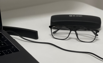Miként segíti a nyugodt alvást a monitor szemüveg?