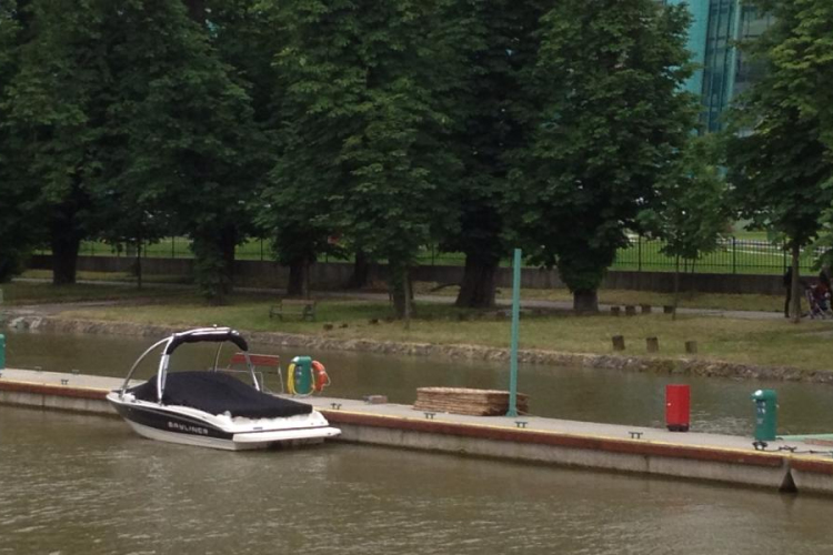 Rekordárvíz fenyeget Esztergomban – elúszik a sziget