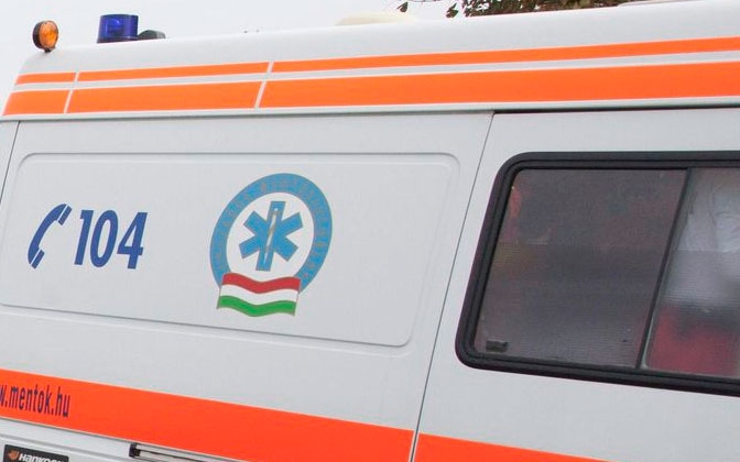 A Tisza jegén átkelő migránshoz hívtak mentőt a rendőrök