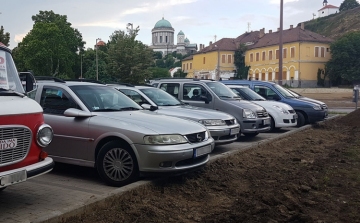 Újra fizetős a parkolás Esztergomban