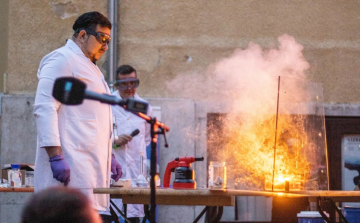 A Múzeumok Éjszakája egyik legnépszerűbb esztergomi programja idén is a Richter Tudományos Show volt