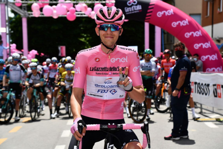 Történelmet írt egy magyar bringás a Giro d\'Italián