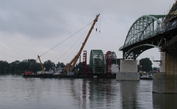 Éppen 17 éve adták át az ismét megújult Mária Valéria hidat - FOTÓGALÉRIA