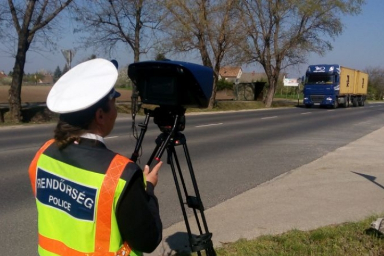 Ismét hadrendbe állnak a traffipaxok Esztergom környékén