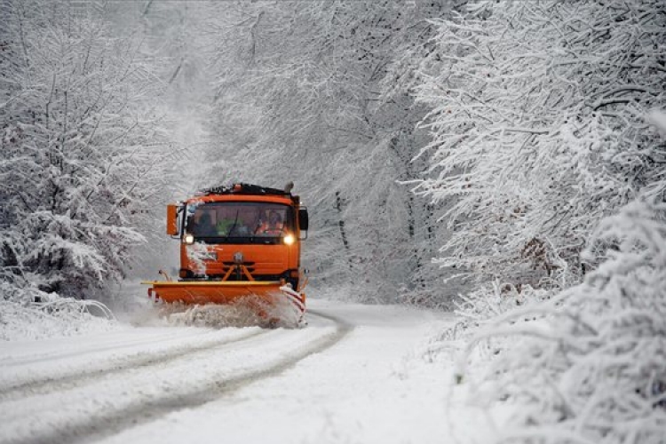 Tíz megyében figyelmeztetés van a havazásra, hófúvás miatt