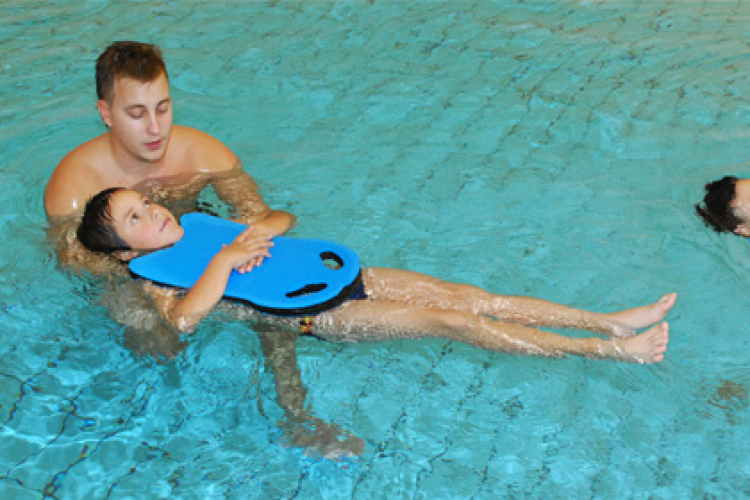 Úszásoktatót keres a dorogi Új-Hullám SE