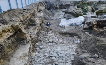Középkori utat találtak Esztergomban
