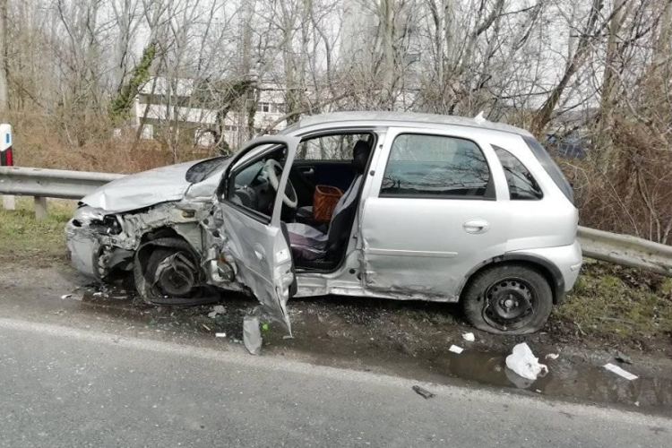 Kisbaba sérült meg Dorogon egy súlyos balesetben