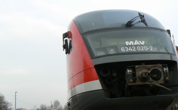 Pályakarbantartás az Esztergom-Komárom vasútvonalon