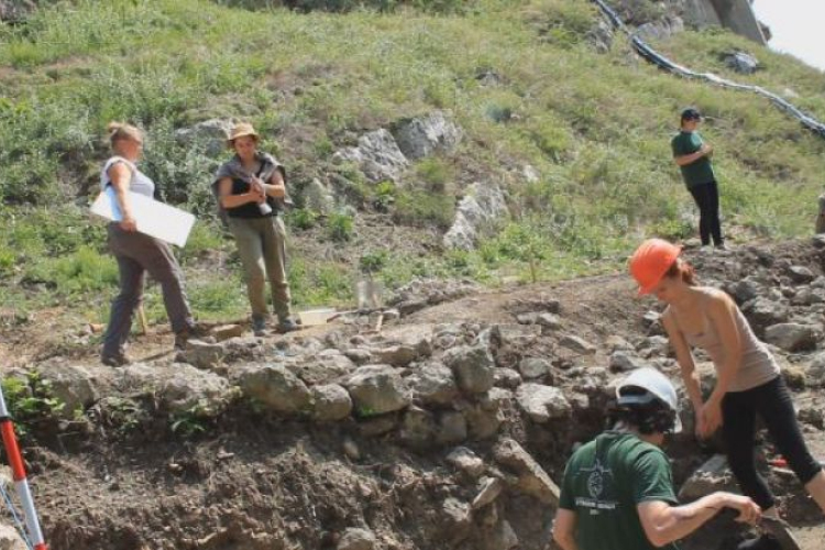 Régészeti együttműködést kötött Esztergom a Pázmány Egyetemmel