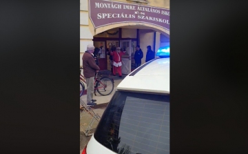 A rendőrség üldözte a Montágh iskola kerékpáros Mikulását! - VIDEÓ
