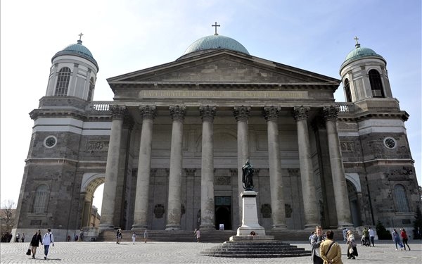 Több mint 13 milliárdból négy év alatt teljesen megújul a Bazilika 
