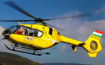 Mentőhelikopter érkezett a tatai balesethez, újraélesztették a sérültet