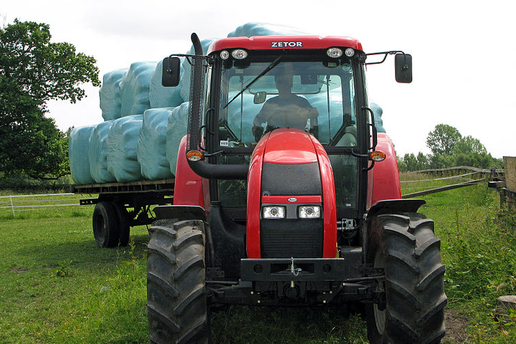 A mezőgazdasági erőgépek és vontatmányuk után nem kell útdíjat fizetni